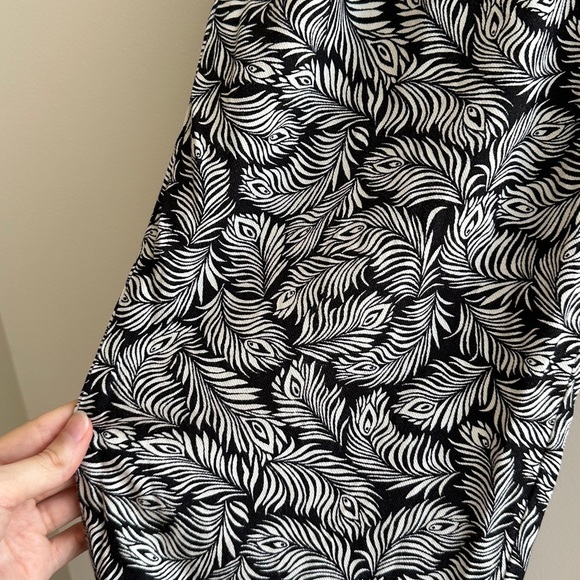 H&M Black and White Feather Print Ankle Pants, Fun Flowy Pants, Size 12 - Picture 5 of 15